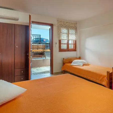 Stavros House Apartman Szárti